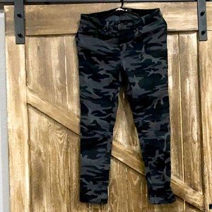 Levi camo skinny jeans